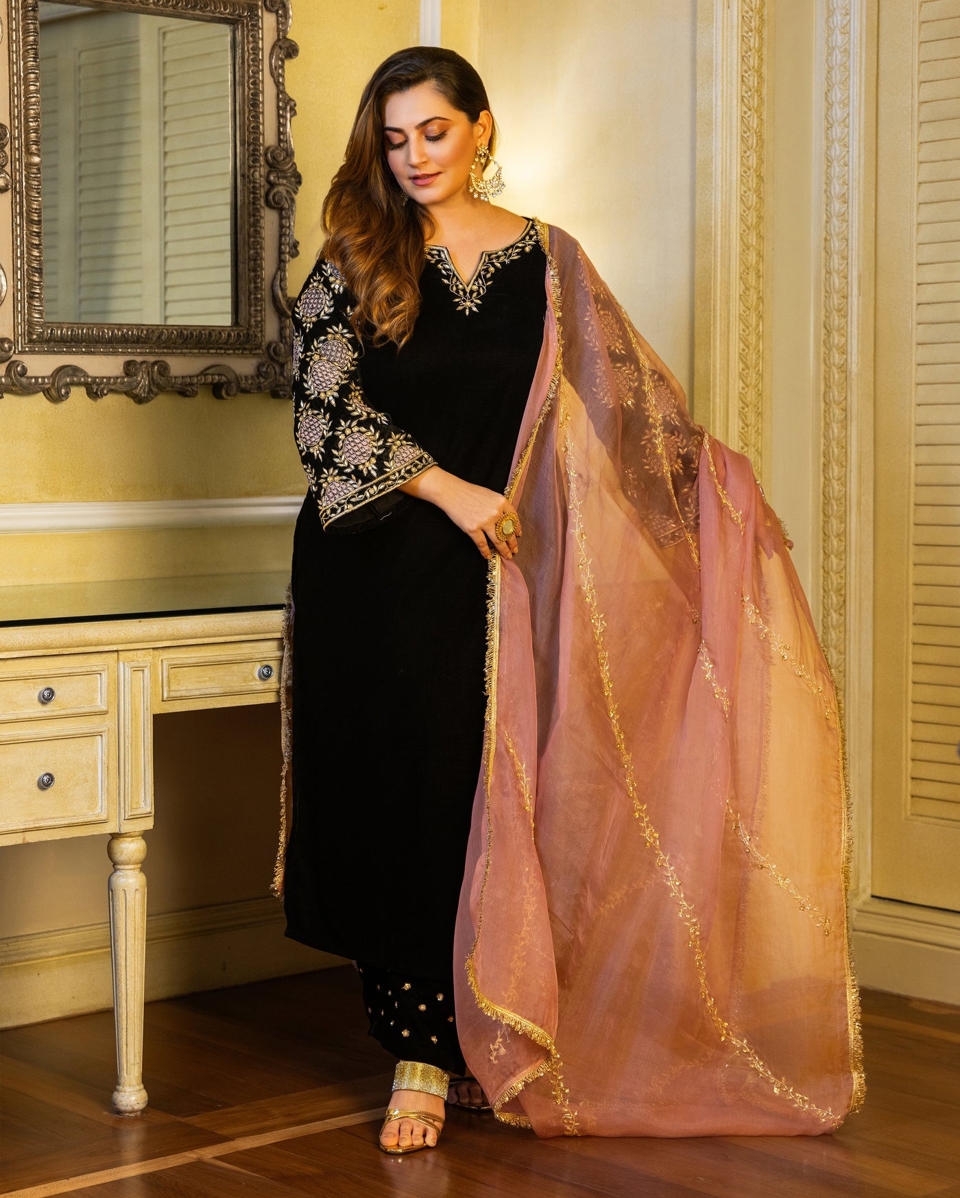 Siyahi Black Embroidered Velvet Suit Set