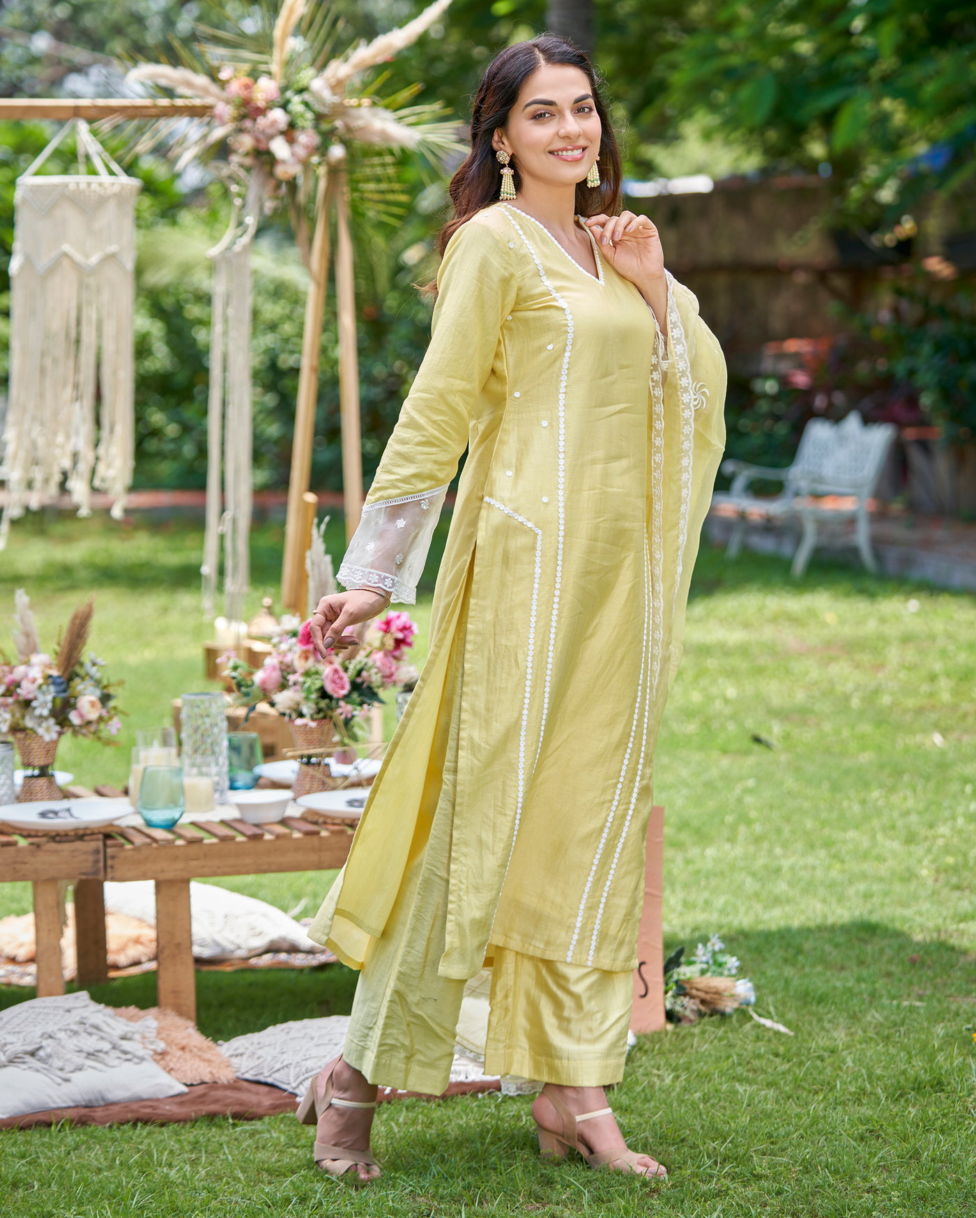 Zaha Pastel Yellow Embroidered Chanderi Kurta Set