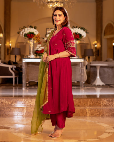 Mazrat Pink Embroidered Velvet Suit Set